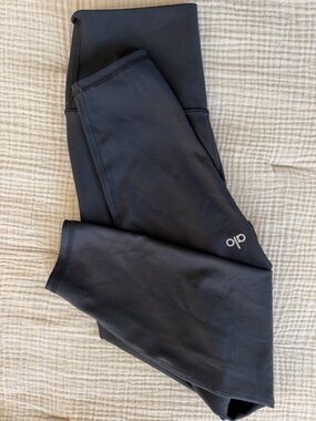 ALO Yoga women’s  Black Performance leggings size small